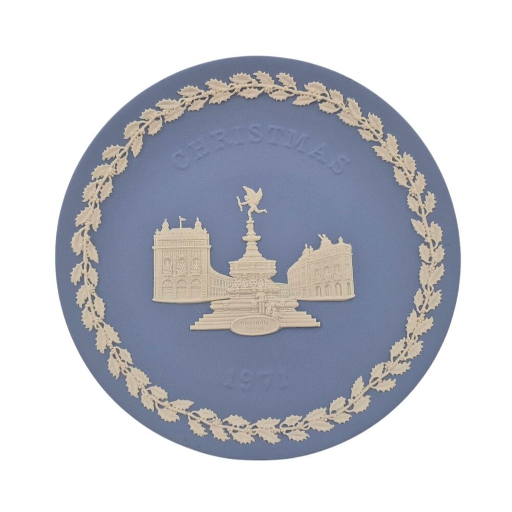 Wedgwood 1971 Christmas Collector Plate Blue White Jasperware Piccadilly Circus